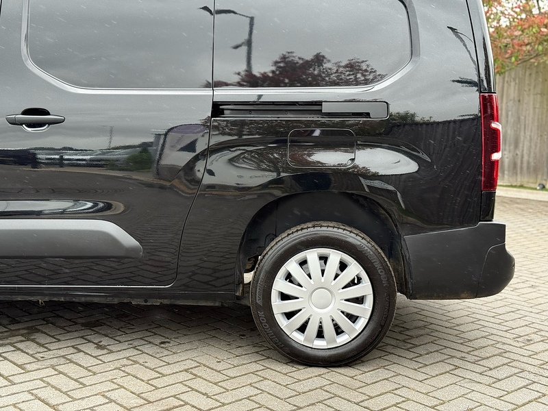 Peugeot Partner BlueHDi 950 Professional Premium - U2165