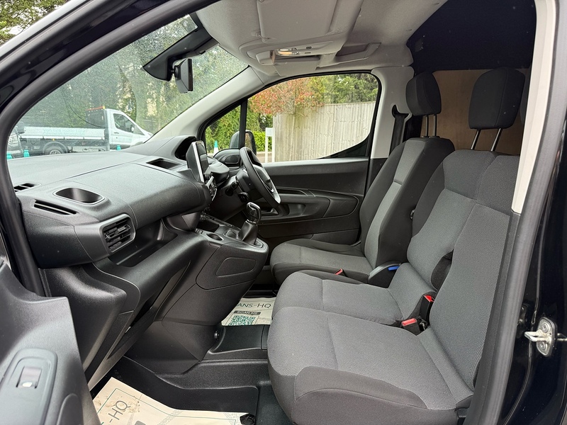 Peugeot Partner BlueHDi 950 Professional Premium - U2165
