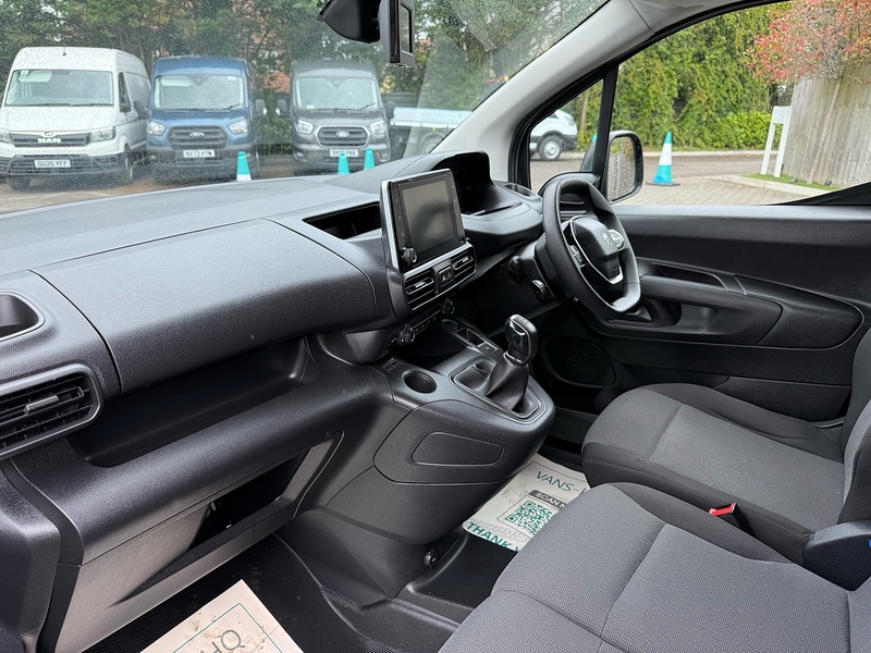Peugeot Partner BlueHDi 950 Professional Premium - U2165
