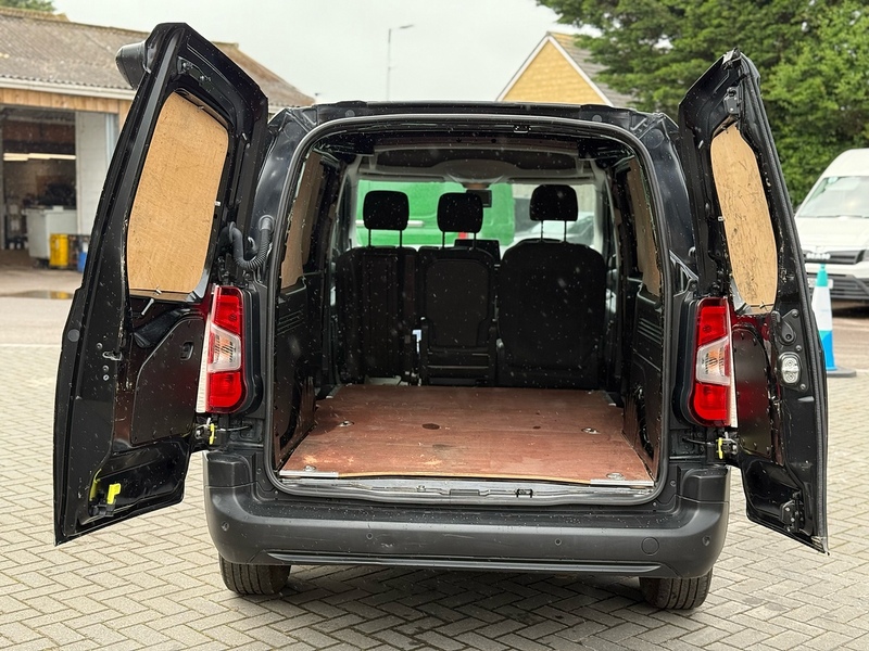 Peugeot Partner BlueHDi 950 Professional Premium - U2165