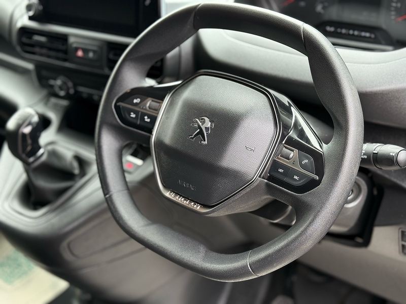 Peugeot Partner BlueHDi 950 Professional Premium - U2165