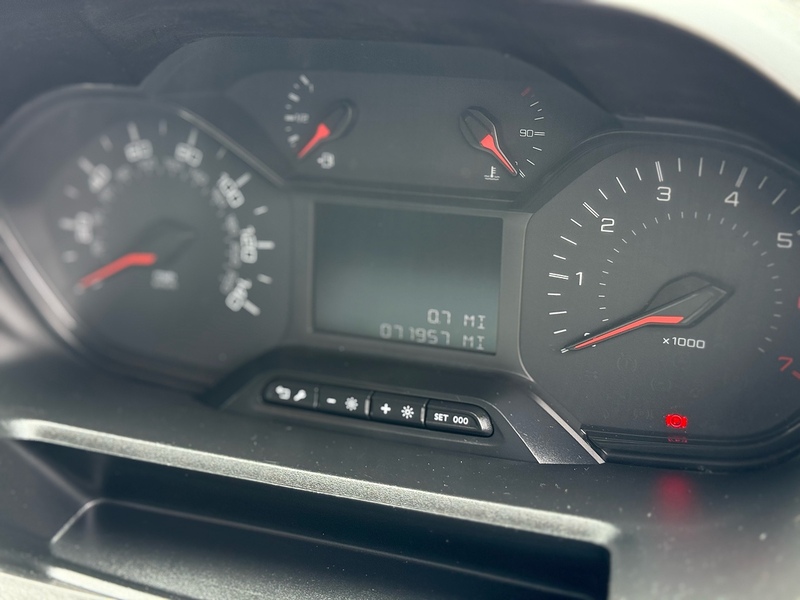 Peugeot Partner BlueHDi 950 Professional Premium - U2165