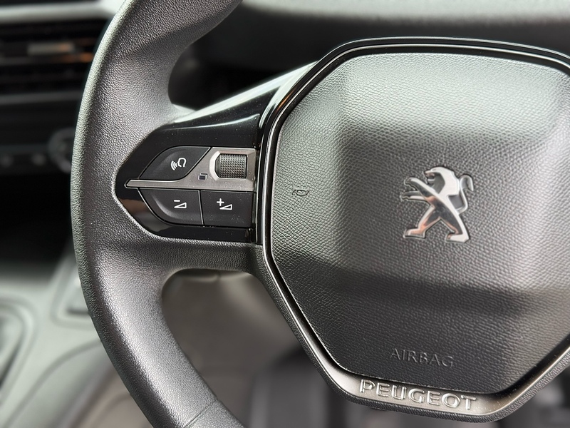 Peugeot Partner BlueHDi 950 Professional Premium - U2165