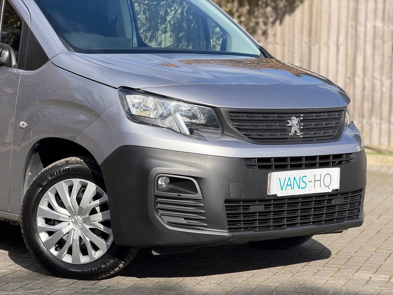 Peugeot Partner BlueHDi 950 Professional Premium - U2176