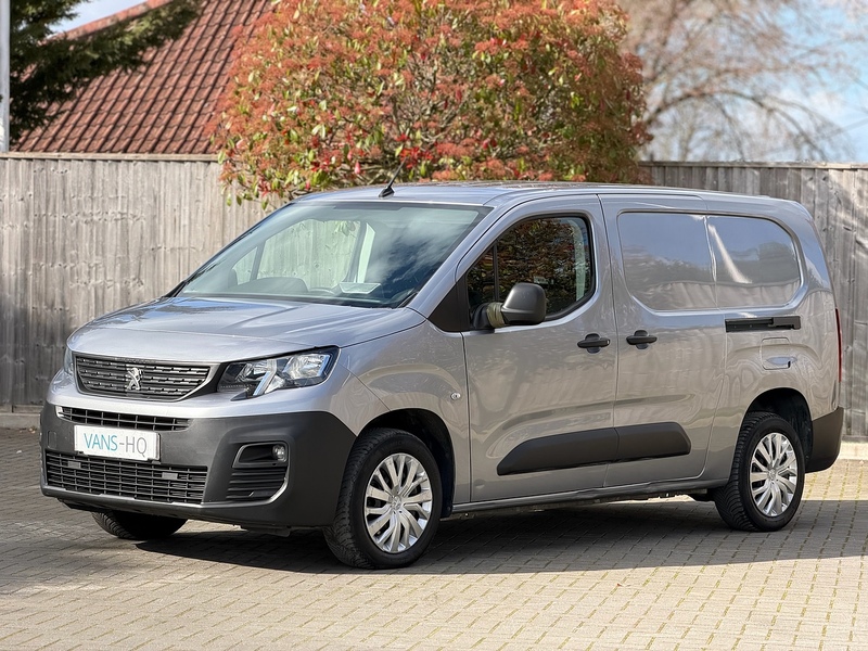 Peugeot Partner BlueHDi 950 Professional Premium - U2176