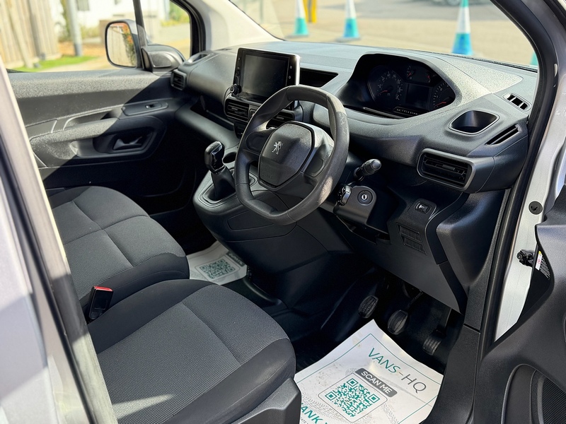 Peugeot Partner BlueHDi 950 Professional Premium - U2176