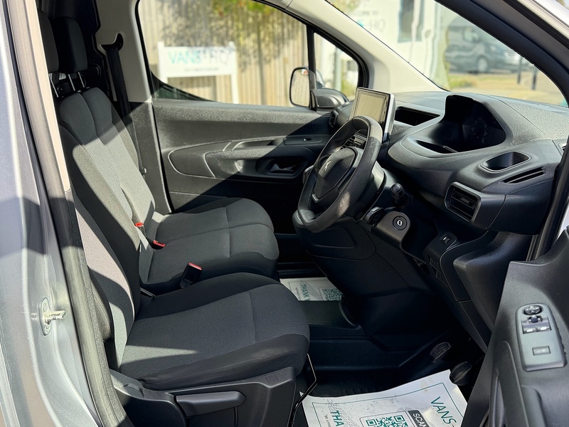 Peugeot Partner BlueHDi 950 Professional Premium - U2176