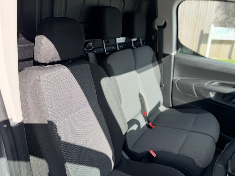 Peugeot Partner BlueHDi 950 Professional Premium - U2176