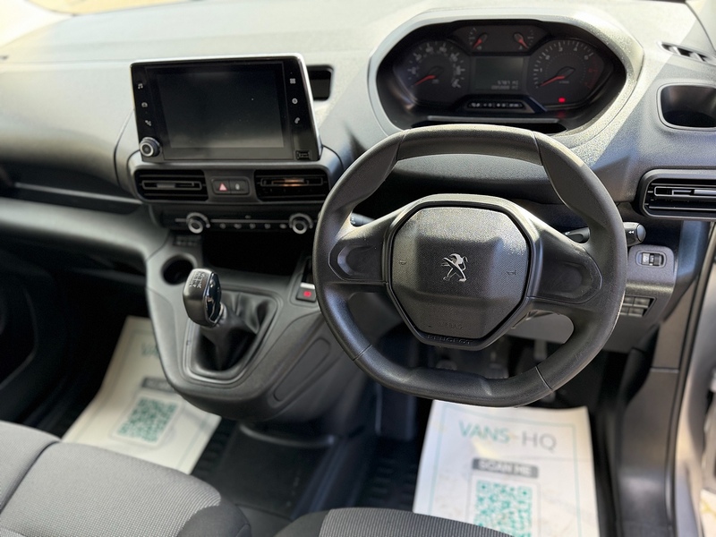 Peugeot Partner BlueHDi 950 Professional Premium - U2176