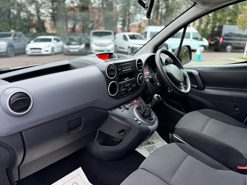 Peugeot Partner BlueHDi 854 SE - U2180