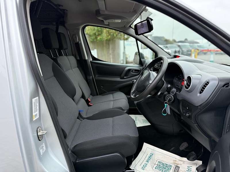 Peugeot Partner BlueHDi 854 SE - U2180
