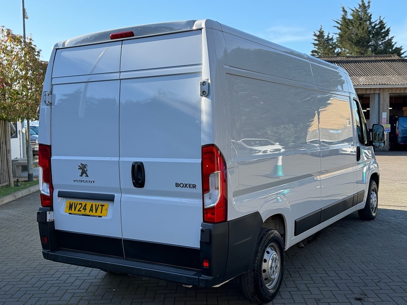 Peugeot Boxer BlueHDi 335 Professional Premium + - U2192