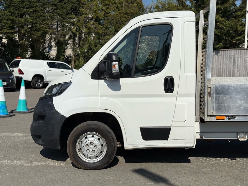 Peugeot Boxer 12 Ft Dropside BlueHDi 335 S - U2237