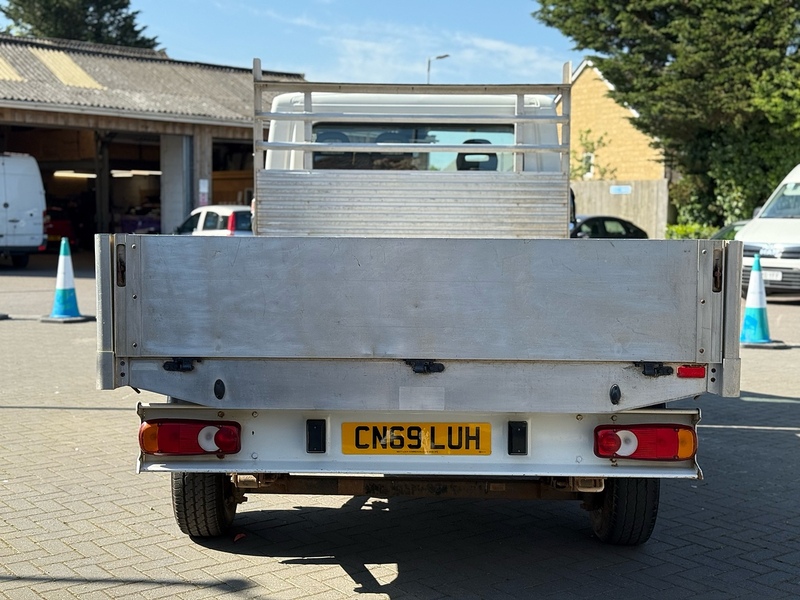 Peugeot Boxer 12 Ft Dropside BlueHDi 335 S - U2237
