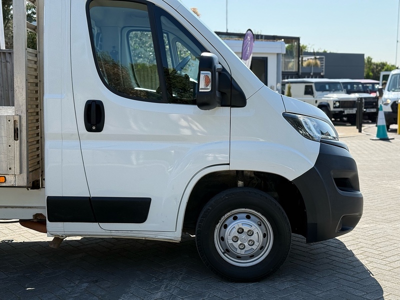 Peugeot Boxer 12 Ft Dropside BlueHDi 335 S - U2237