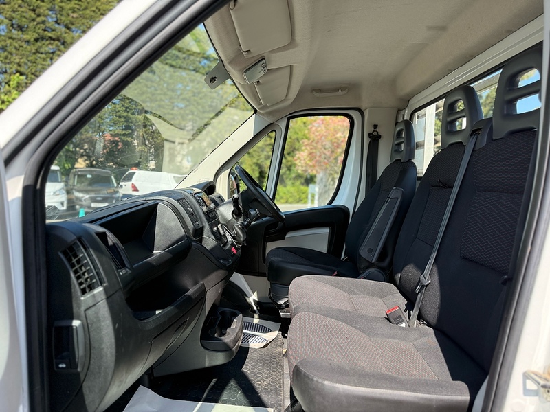 Peugeot Boxer 12 Ft Dropside BlueHDi 335 S - U2237