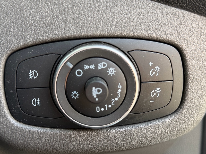 Ford Transit Connect 240 EcoBlue Limited - U2255