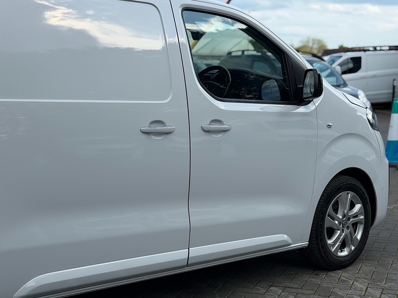 Vauxhall Vivaro Turbo D 3100 Pro - U2258