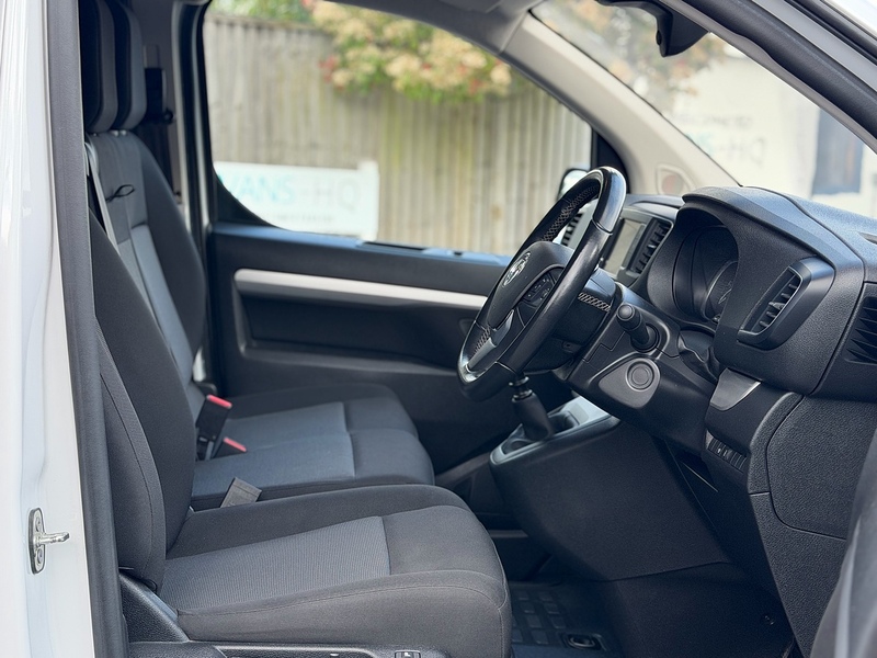 Vauxhall Vivaro Turbo D 3100 Pro - U2258