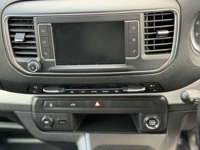 Vauxhall Vivaro Turbo D 3100 Pro - U2258