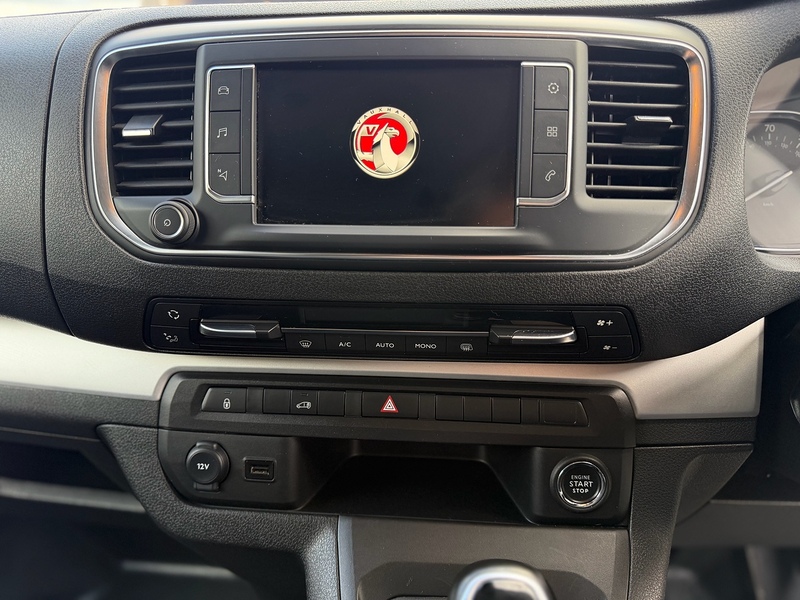 Vauxhall Vivaro Turbo D 3100 Pro - U2258