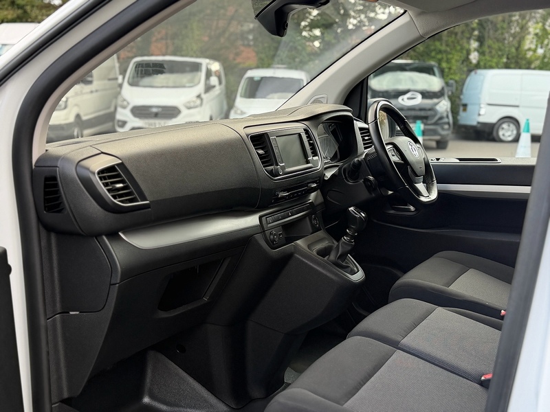 Vauxhall Vivaro Turbo D 3100 Pro - U2258