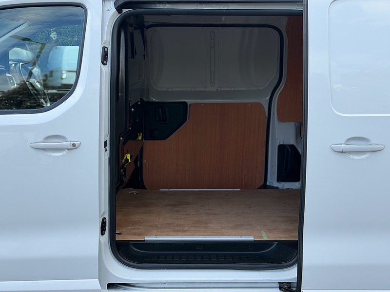 Vauxhall Vivaro Turbo D 3100 Pro - U2258
