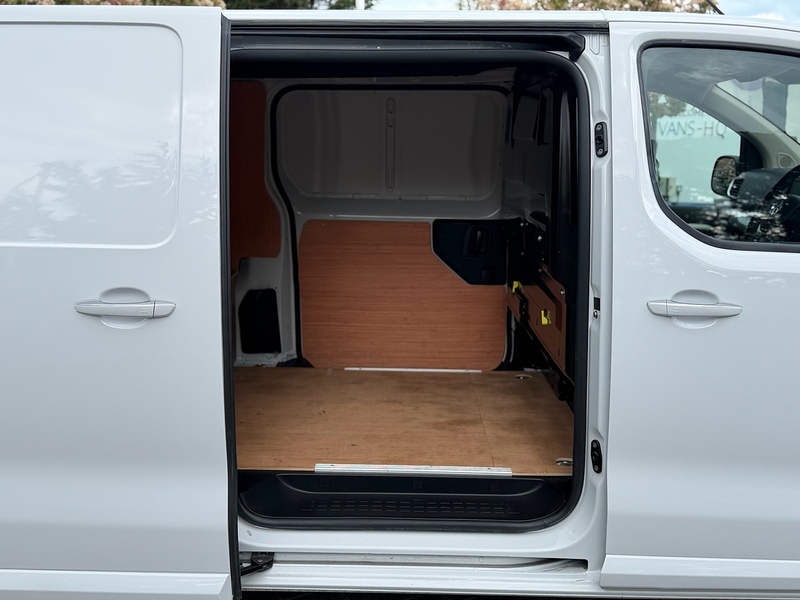 Vauxhall Vivaro Turbo D 3100 Pro - U2258