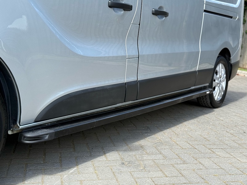Renault Trafic dCi Blue LL30 Sport - U2259
