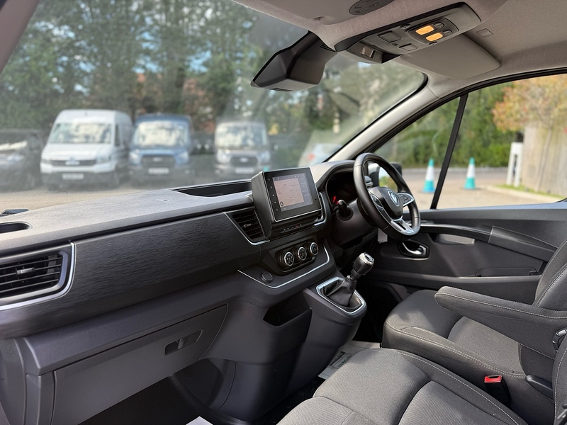 Renault Trafic dCi Blue LL30 Sport - U2259