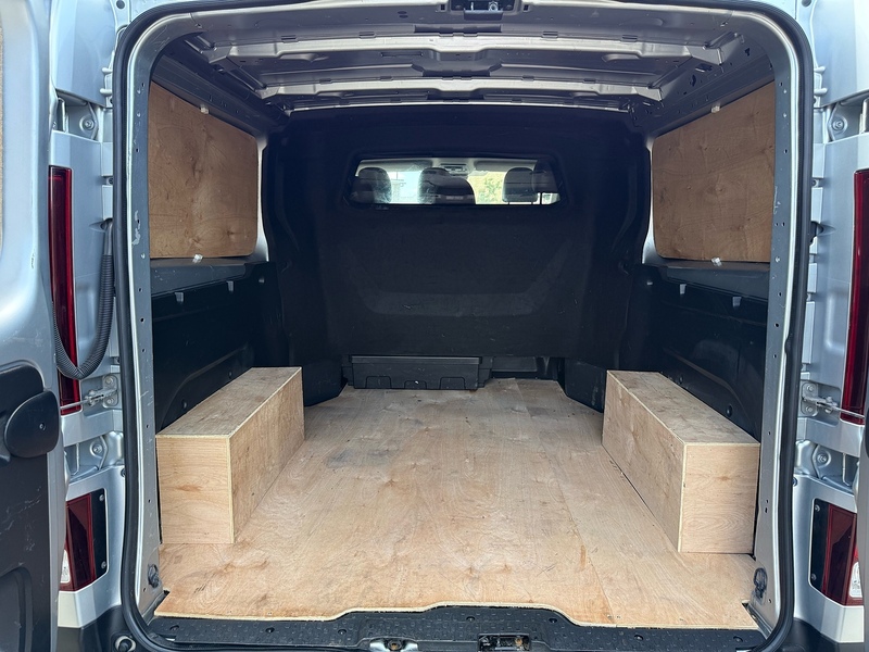 Renault Trafic dCi Blue LL30 Sport - U2259