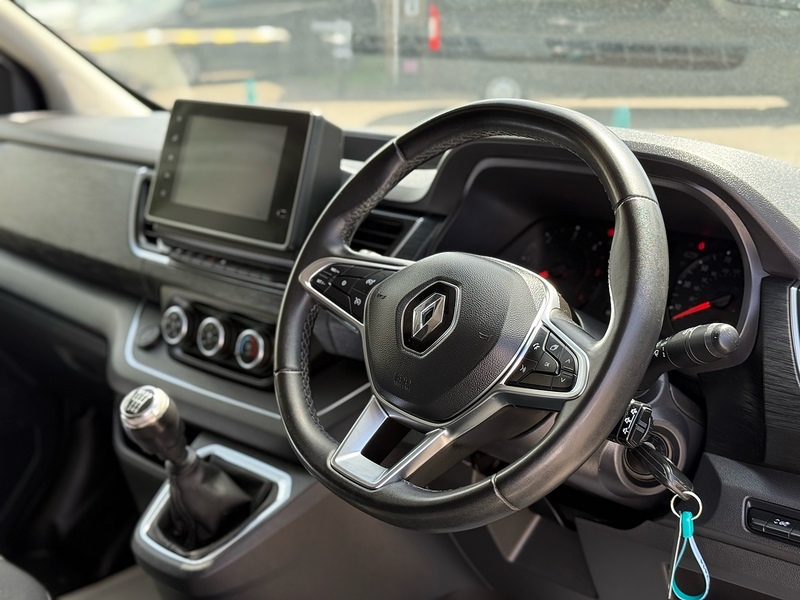 Renault Trafic dCi Blue LL30 Sport - U2259