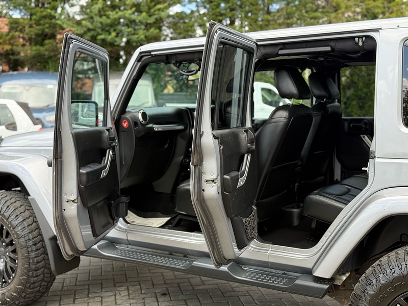 Jeep Wrangler CRD Overland - U2272