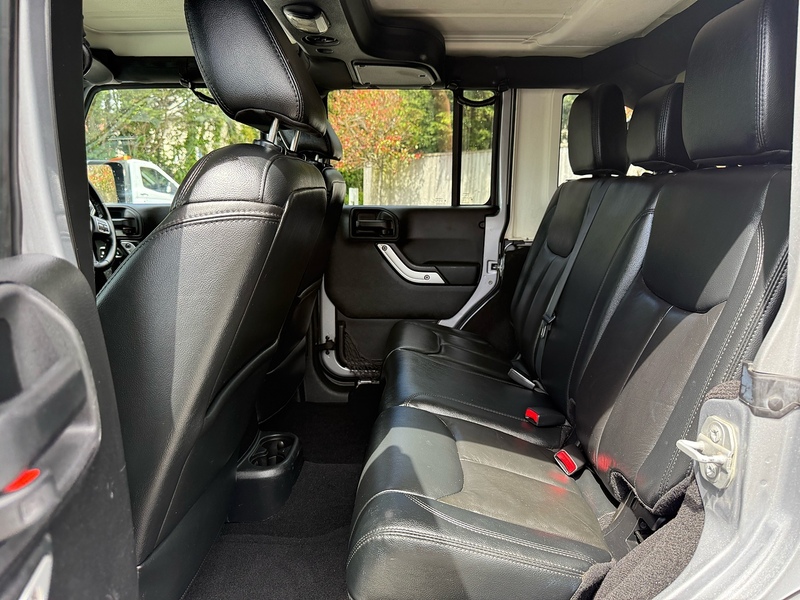 Jeep Wrangler CRD Overland - U2272