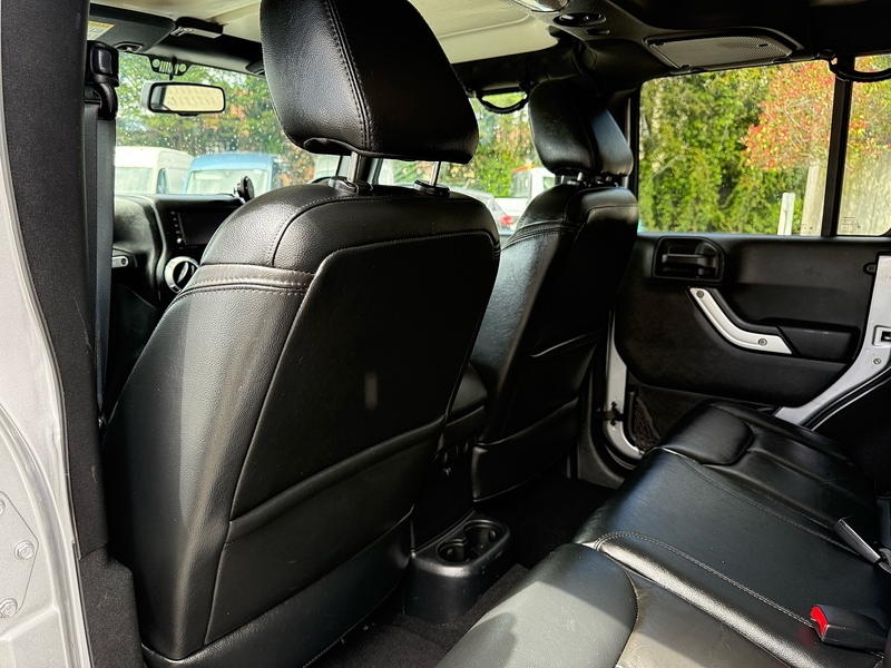 Jeep Wrangler CRD Overland - U2272