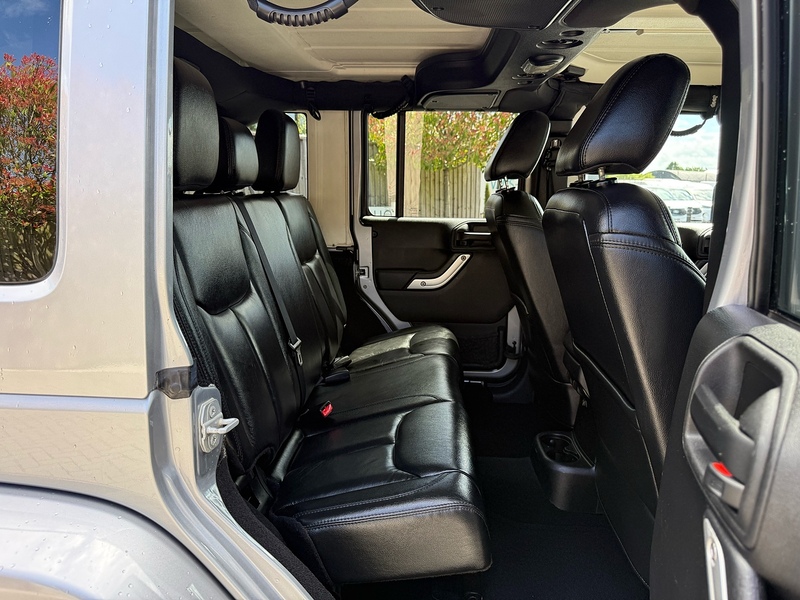 Jeep Wrangler CRD Overland - U2272