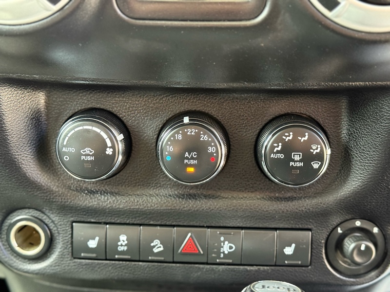 Jeep Wrangler CRD Overland - U2272