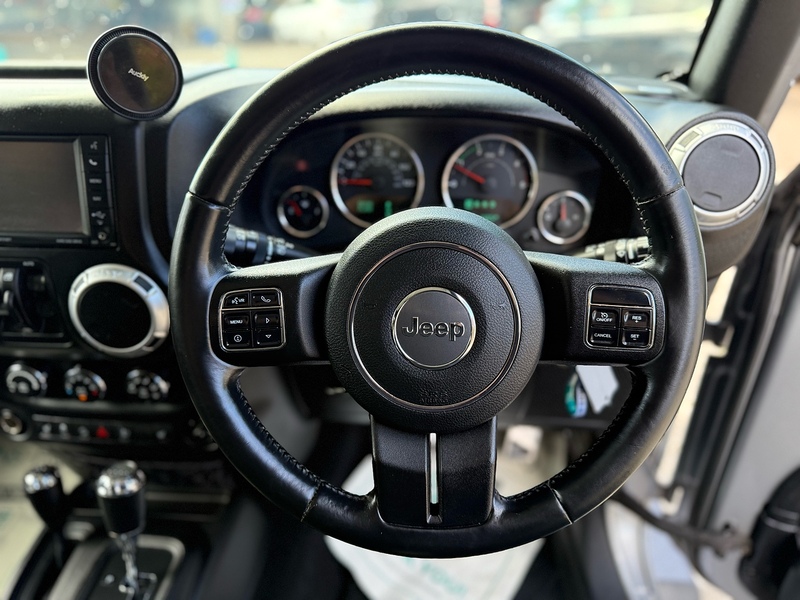 Jeep Wrangler CRD Overland - U2272