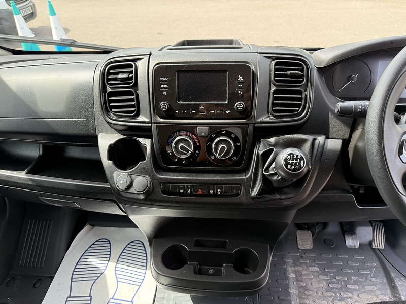 Vauxhall Movano CDTi 3500 BiTurbo Prime - U2281