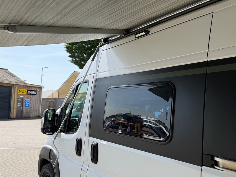 Peugeot Boxer L4 BlueHDi 435 Professional Camper Conversion - U2283