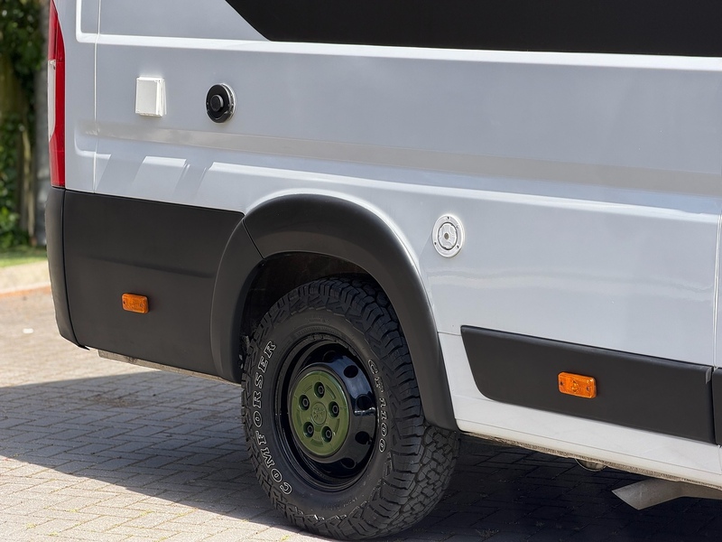 Peugeot Boxer L4 BlueHDi 435 Professional Camper Conversion - U2283