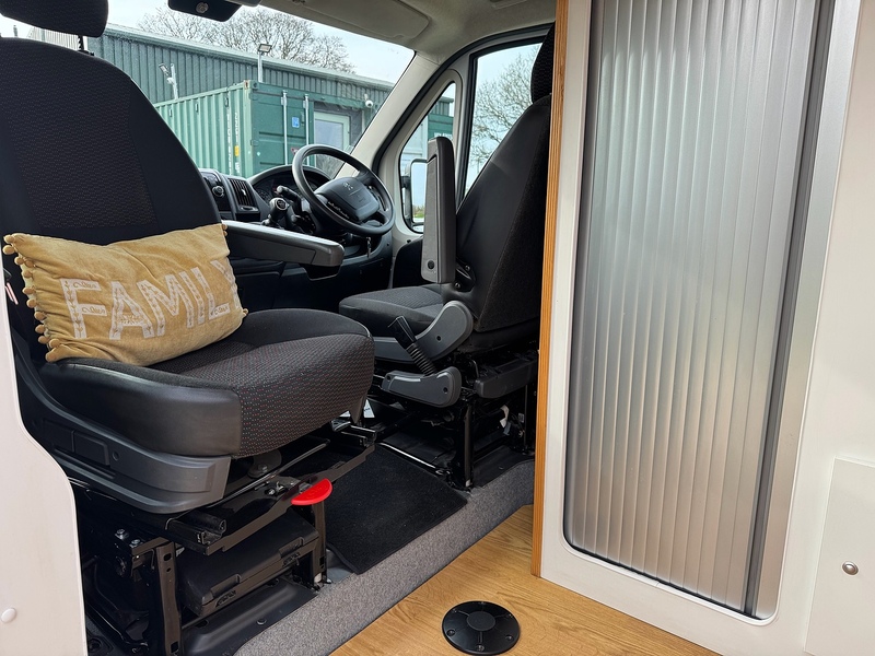 Peugeot Boxer L4 BlueHDi 435 Professional Camper Conversion - U2283