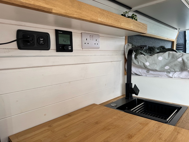 Peugeot Boxer L4 BlueHDi 435 Professional Camper Conversion - U2283
