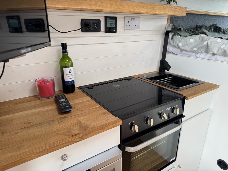 Peugeot Boxer L4 BlueHDi 435 Professional Camper Conversion - U2283