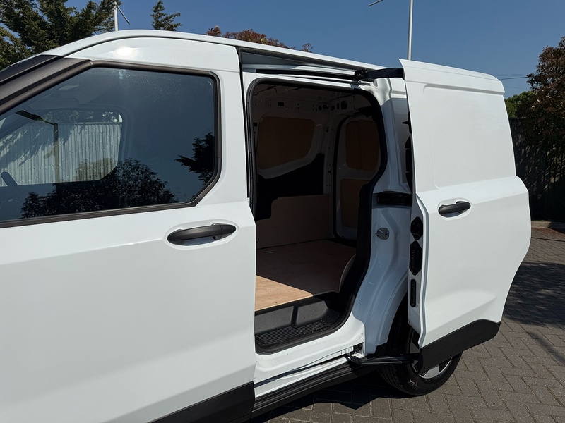 Ford E-Transit Courier Trend - U2292