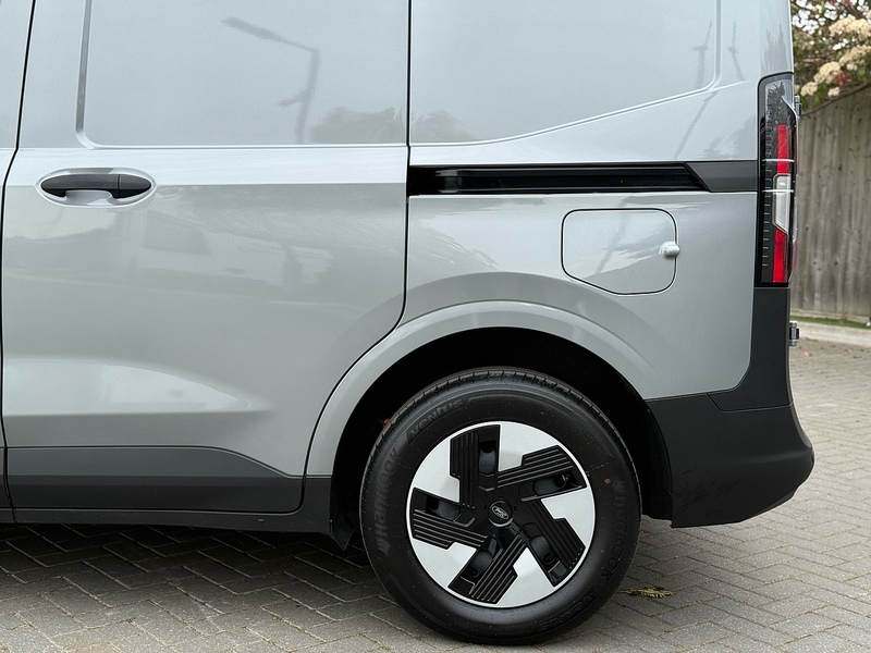 Ford E-Transit Courier Trend - U2293