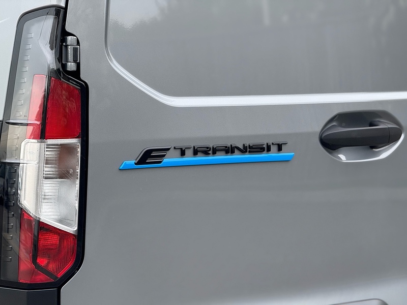 Ford E-Transit Courier Trend - U2293