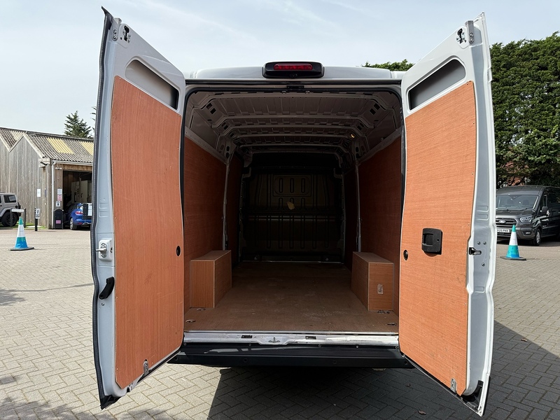 Renault Trafic dCi Blue SL28 Sport - U2305