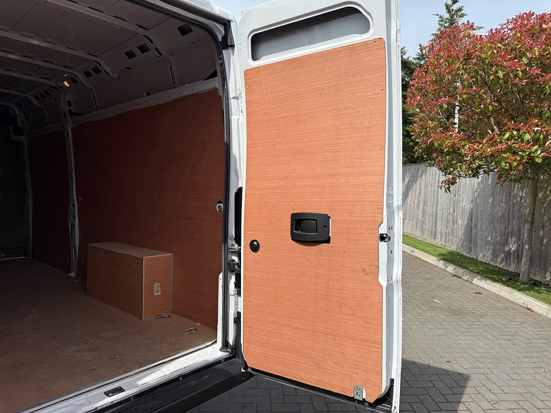 Renault Trafic dCi Blue SL28 Sport - U2305
