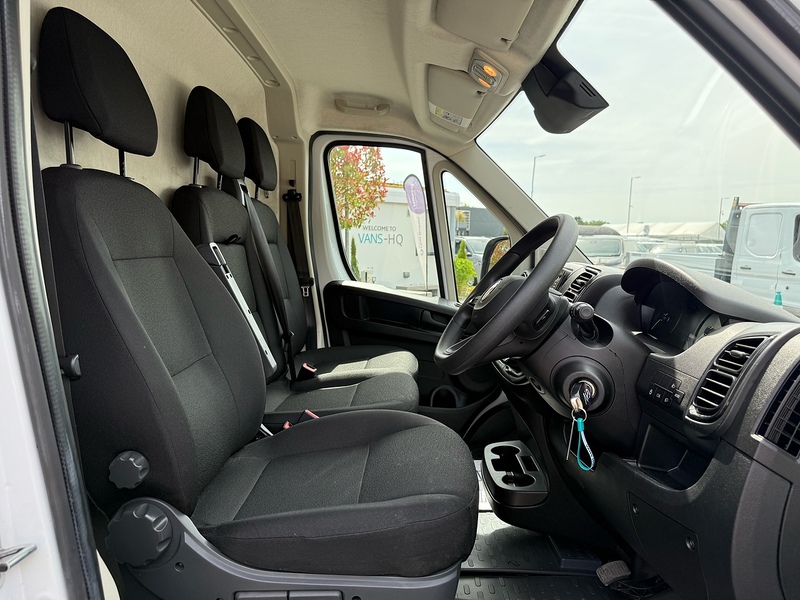 Renault Trafic dCi Blue SL28 Sport - U2305